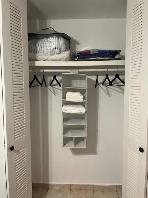 Apartamento Sunny Breeze 2 Bed Airport And Beaches Are Close